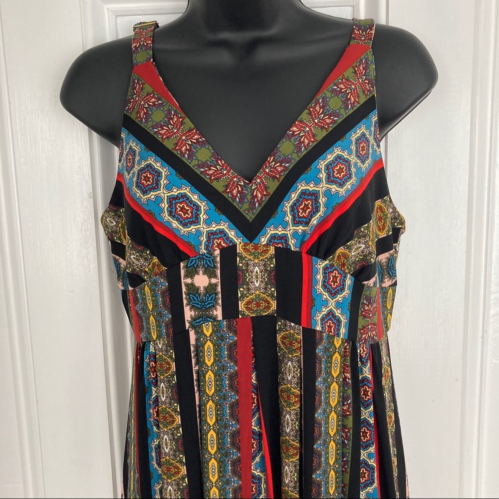 T Tahari maxi dress size small tile stripe print
